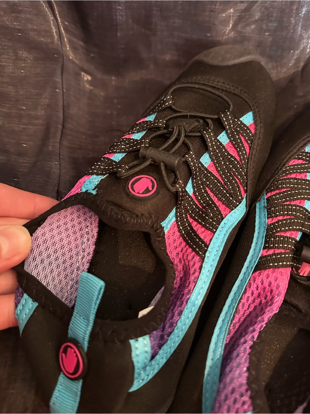 Water Shoes Body Glove Black Athletic Shoes IDS pink teal size 8 like new - Picture 11 of 14